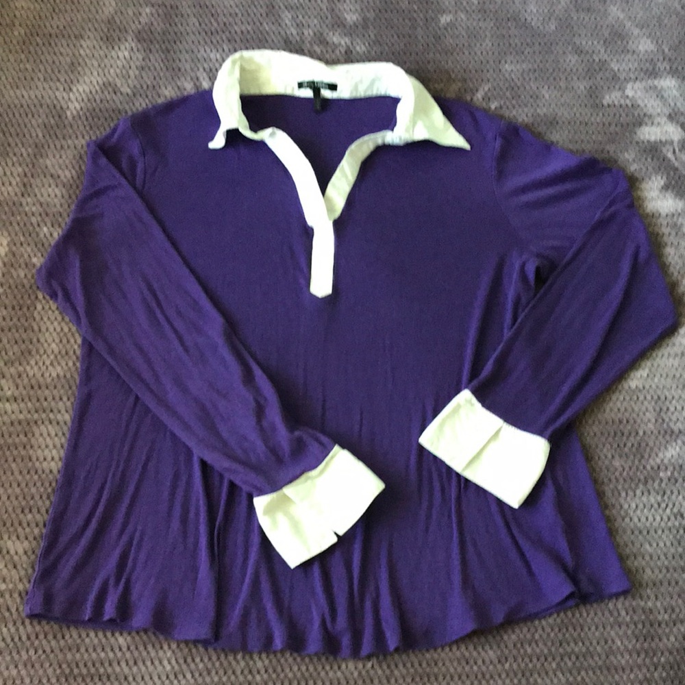 Daisy Fuentes purple and white top